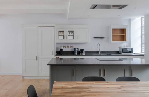 Clerkenwell Apartment | Clerkenwell 3-Bed Apartment · Lift · Sleeps 8