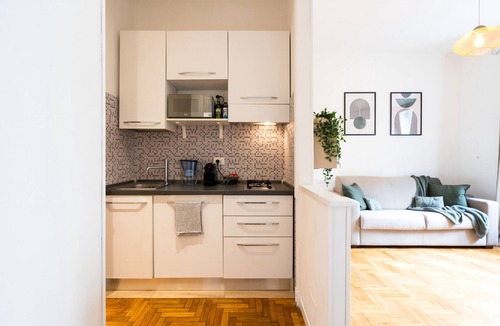 Monti Apartment | Colosseum ★ - Rooftop with HOT jacuzzi and Skyline of Rome