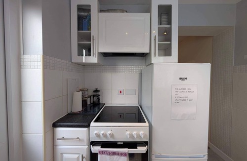 Yeading House | Comfortable 2-Bedroom House in Hayes