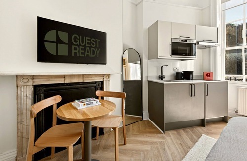 St. Pancras Apartment | Comfortable Double Room near Euston