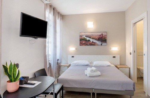 San Zeno House | Comfortable Room in Guest House