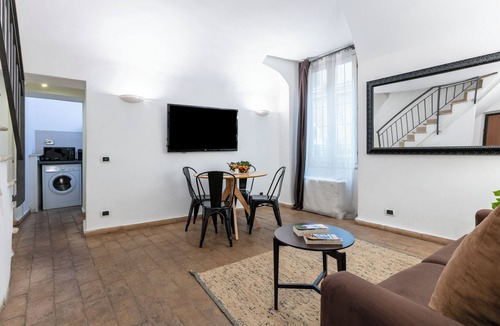 Monti Apartment | Completely renovated two-level apartment next Colosseum