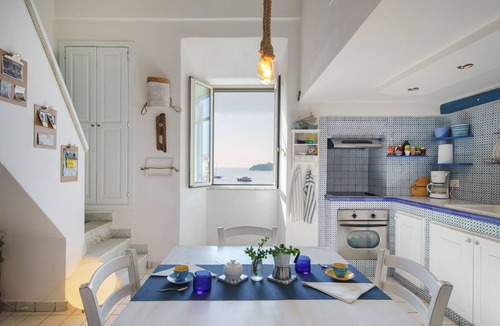 Procida House | CORRICELLA SEA WINDOW new structure