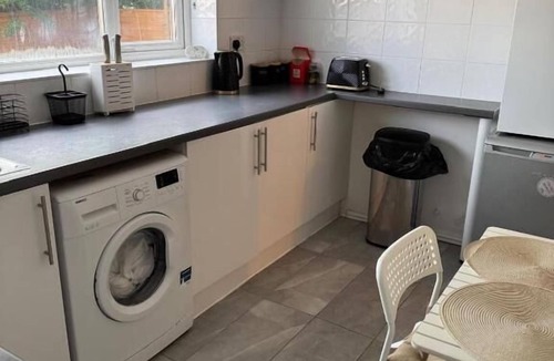 Wembley Park Apartment | Cosy 2-bed Maisonette with Private Garage in Wembley
