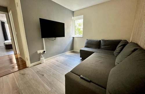 Woodberry Down Apartment | Cosy 2 bedroom Flat in Manor House