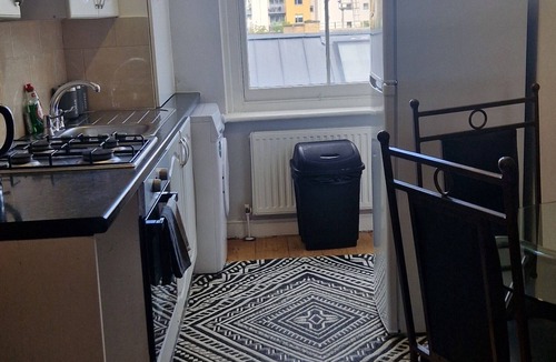 Haggerston Apartment | Cosy and comfortable place to stay with friends and family.