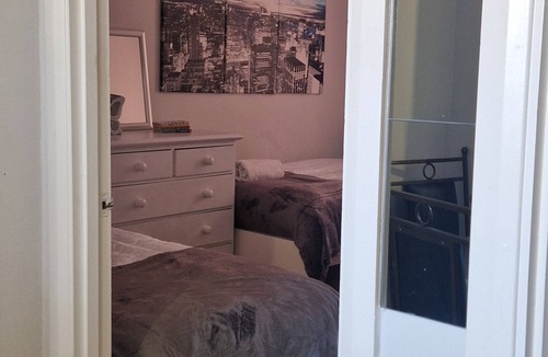 Haggerston Apartment | Cosy and comfortable place to stay with friends and family.