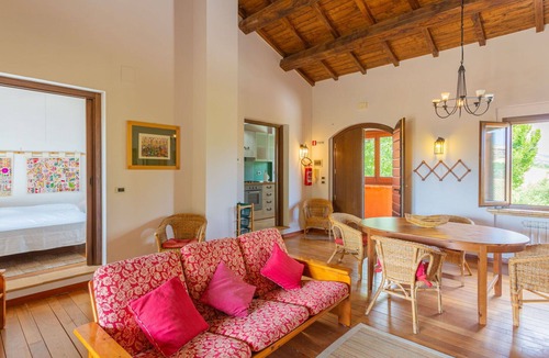 Citta Sant'Angelo House | Cosy apartment in villa for 5 people with pool, WIFI, TV, terrace, pets allowed and parking