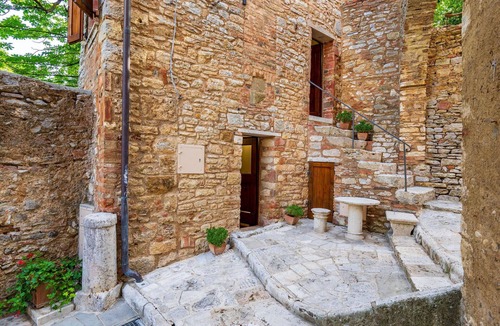 Serre di Rapolano Apartment | Cosy apartment for 2 guests with WIFI, A/C, TV and panoramic view