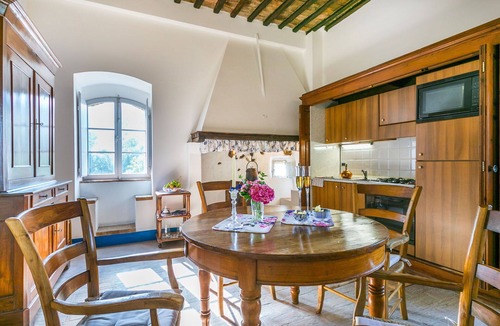 Stigliano Apartment | Cosy apartment for 12 people with WIFI, TV, patio, pets allowed and panoramic view