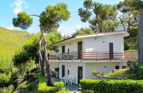 Sperlonga Apartment | Cosy apartment for 2 people with pool, WIFI, A/C, TV and pets allowed