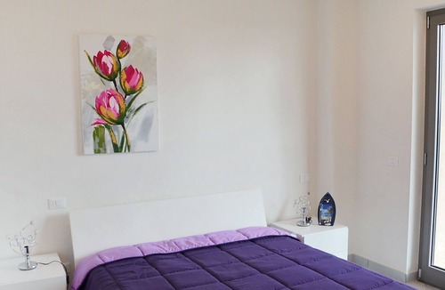 Terracina Apartment | Cosy apartment for 8 people with A/C, WIFI, pool, TV, balcony and pets allowed