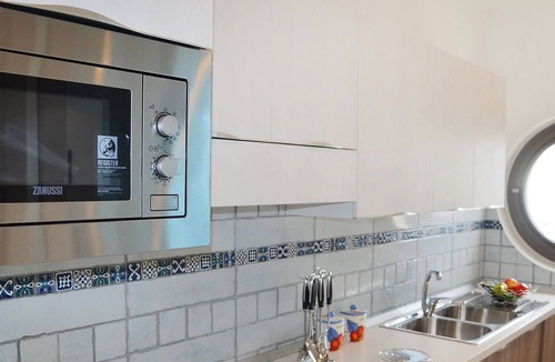 Terracina Apartment | Cosy apartment for 8 people with A/C, WIFI, pool, TV, balcony and pets allowed