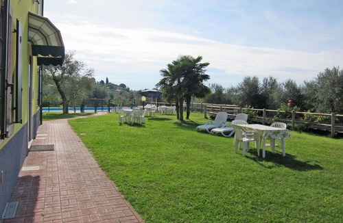 Bardolino Villa | Cosy apartment in villa for 6 guests with WIFI, pool, TV and panoramic view