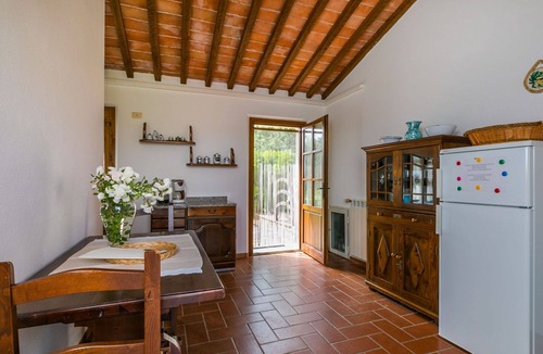 Sasso dʼOmbrone Villa | Cosy apartment in villa for 2 guests with pool, WIFI, A/C, patio and panoramic view