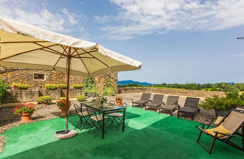 Sasso dʼOmbrone Villa | Cosy apartment in villa for 2 guests with pool, WIFI, A/C, patio and panoramic view