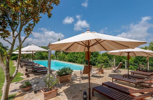 Sasso dʼOmbrone Villa | Cosy apartment in villa for 5 people with pool, WIFI, A/C, TV, patio and pets allowed