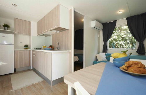 Baia Domizia House | Cosy apartment in villa for 5 guests with WIFI, pool, A/C, TV and terrace