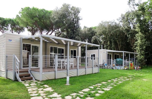 Baia Domizia House | Cosy apartment in villa for 5 guests with WIFI, pool, A/C, TV and terrace