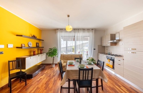 Citta Sant'Angelo Villa | Cosy apartment in villa with hot tub, A/C, pool, WIFI, TV, patio, pets allowed and panoramic view