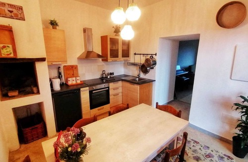 Castilenti House | Cosy house in a small borgo surrounded by Italian olive orchards w mountain view