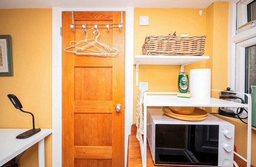 Dulwich Apartment | Cosy Studio in East Dulwich – Private Entrance - Pass the Keys