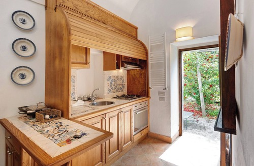 Meta Cottage | Cottage 'Immerso Nel Verde' with Sea View, Shared Terrace and Wi-Fi