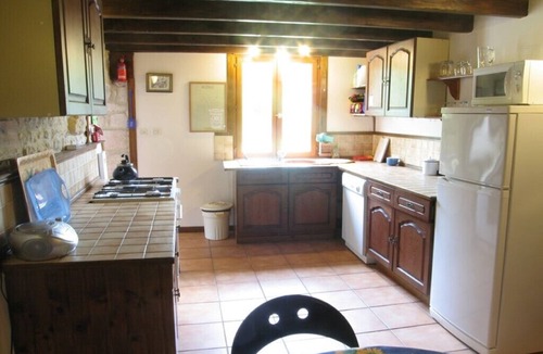 Gibourne Cottage | Cottage (sleep 7+cot) on Child-friendly Complex with shared pool and play areas