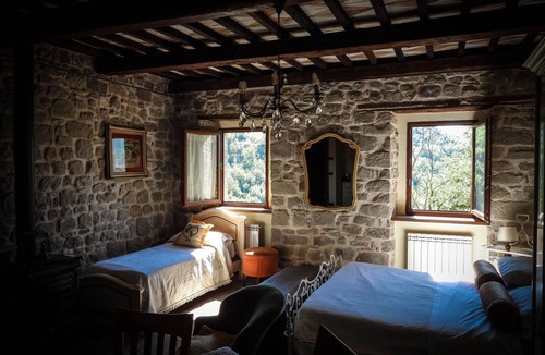 Roccafluvione Other | Country House/Farm House in Forcella with 4 bedrooms sleeps 14
