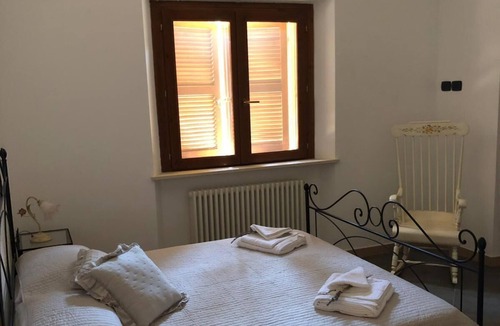 Ponzano di Fermo Other | Country house with four double bedrooms and one twin