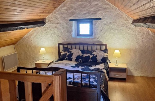 Chenerailles - Auzances - Bellegarde et Haut Pays Marchois Cottage | Country house with private garden on the grounds of an organic farm