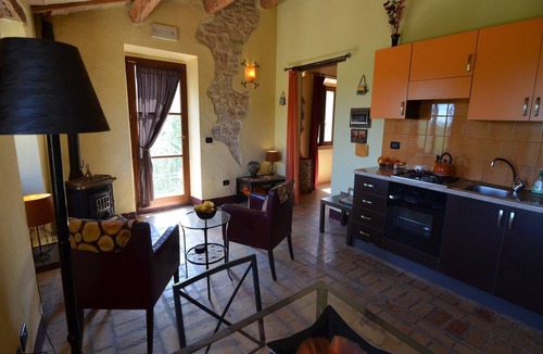 Monterosso Apartment | Countryside cottage in Pergola