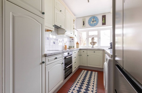 Courtfield House | Courtfield Mews - Four Bedroom House, Sleeps 8