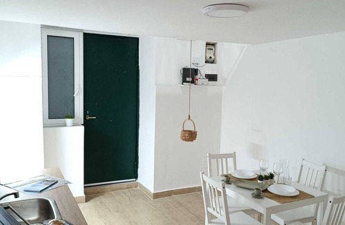 Naples City Centre Apartment | Cozy 2-bedroom apartment in the heart of Naples.