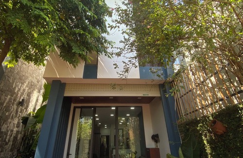 Son Tra House | Cozy 3BR Near Beach, Tranquil Fish Pond & Parking