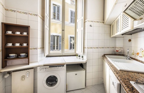 Rione II Trevi Apartment | Cozy and comfortable, Trevi Fountain. For families, max 6 guests. AC WIFI