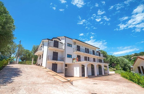 Policastro Bussentino Apartment | Cozy apartment on Campania's beautiful west coast.