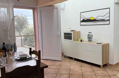 Brancaleone Marina Apartment | Cozy apartment with garden.