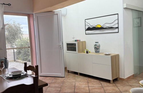Brancaleone Marina Apartment | Cozy apartment with garden.