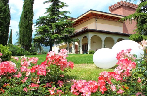 Teramo Villa | Cozy Attic in Villa, A.C. garden and free parking