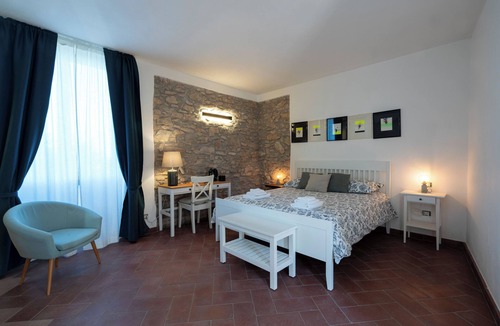 Casola di Napoli Bed & Breakfast | Cozy Country Farmhouse Surrounded by Nature · Near Pompeii