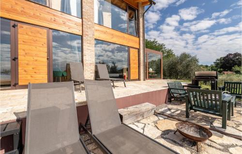 Venegazzu House | Cozy Home In Volpago Del Montello With Sauna