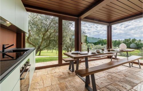Venegazzu House | Cozy Home In Volpago Del Montello With Sauna