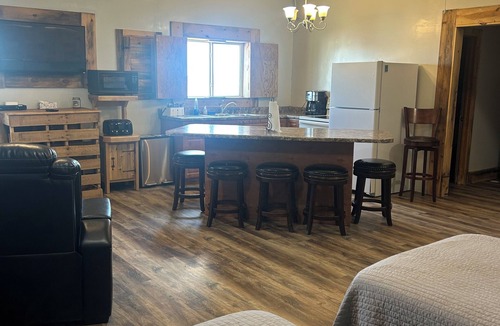 Redfield Apartment | Cozy studio style space with AC and WiFi on beautiful Cottonwood Lake