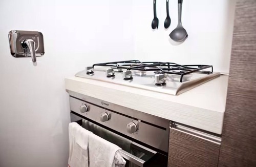 Gianicolense Apartment | Cozy Trastevere Apartment - Great Location, Fast Wi-Fi & A/C
