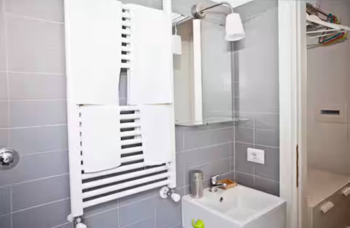 Gianicolense Apartment | Cozy Trastevere Apartment - Great Location, Fast Wi-Fi & A/C