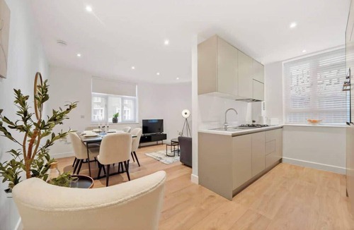 Hackney Apartment | DA2 - Bright & Spacious 2-Bed Apartment in Dalston