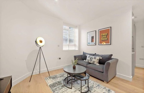 Hackney Apartment | DA2 - Bright & Spacious 2-Bed Apartment in Dalston