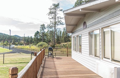 Hill City House | Dads Two Bedroom 1 Bath home and1 car garage. Walk to downtown Hill City, SD