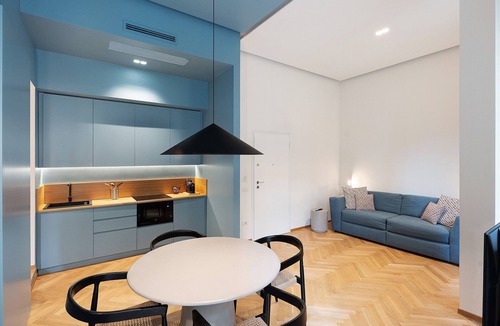 Chiaia Apartment | Deluxe Apartment with Balcony, Wi-Fi and Air Conditioning